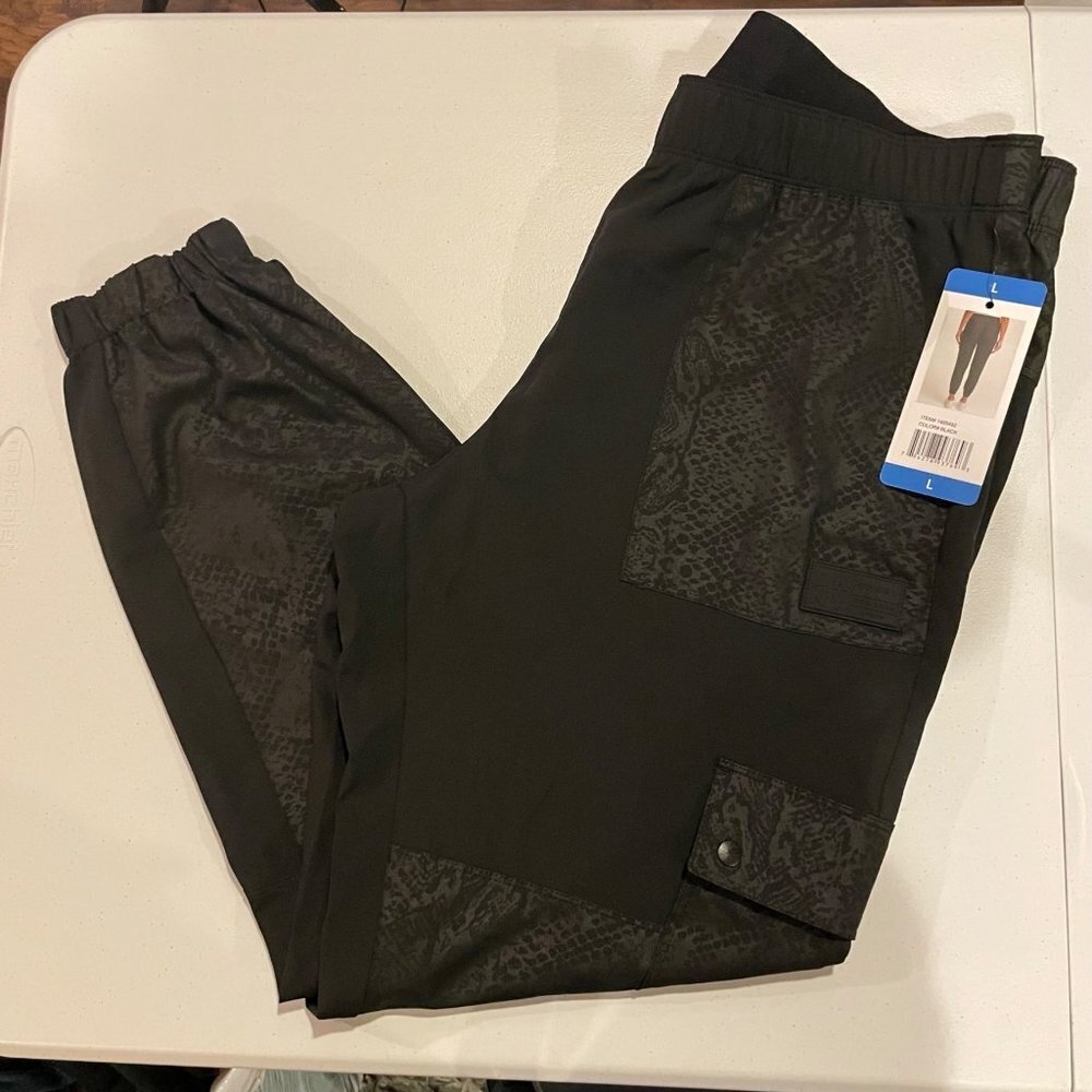 DKNY Sport Embossed Snakeskin Jogger Capri Pants Black Womens - Picture 3 of 4